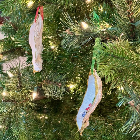 Gigantic Christmas topiary oyster shell ornament wine bottle decor - Picture 5 of 8